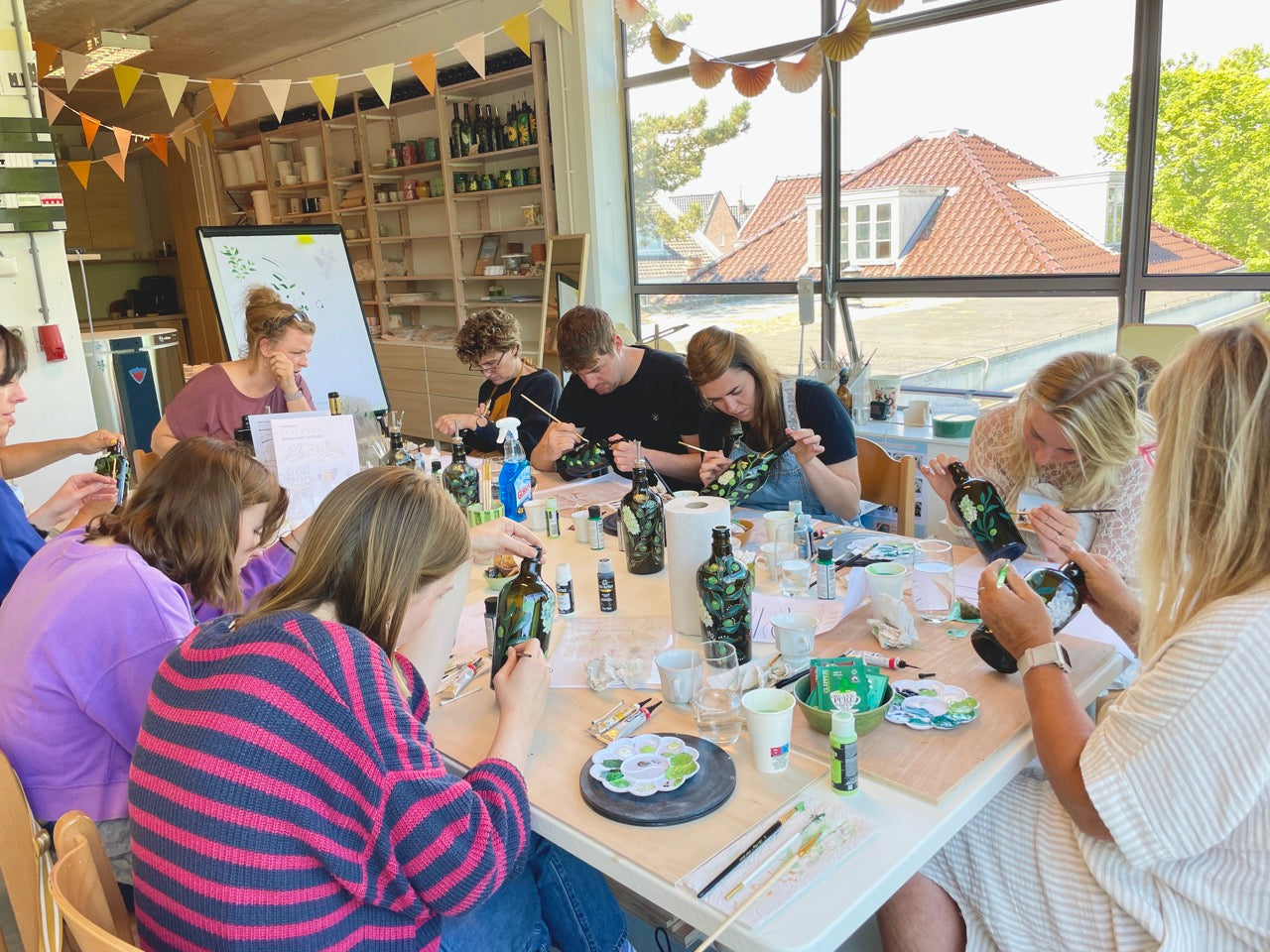 Glass paint: decorate your own olive oil bottle