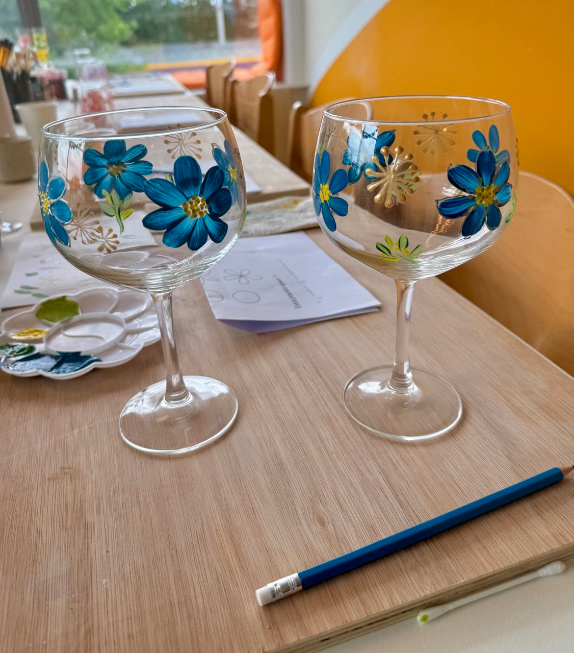 Glasverf: Decoreer je eigen feestelijke drinkglazen!